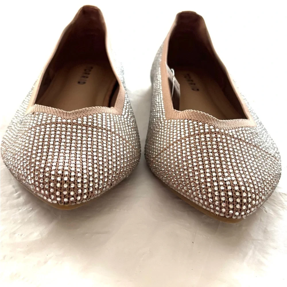 NWT Torrid Silver Rhinestone Studded Flats SZ 7